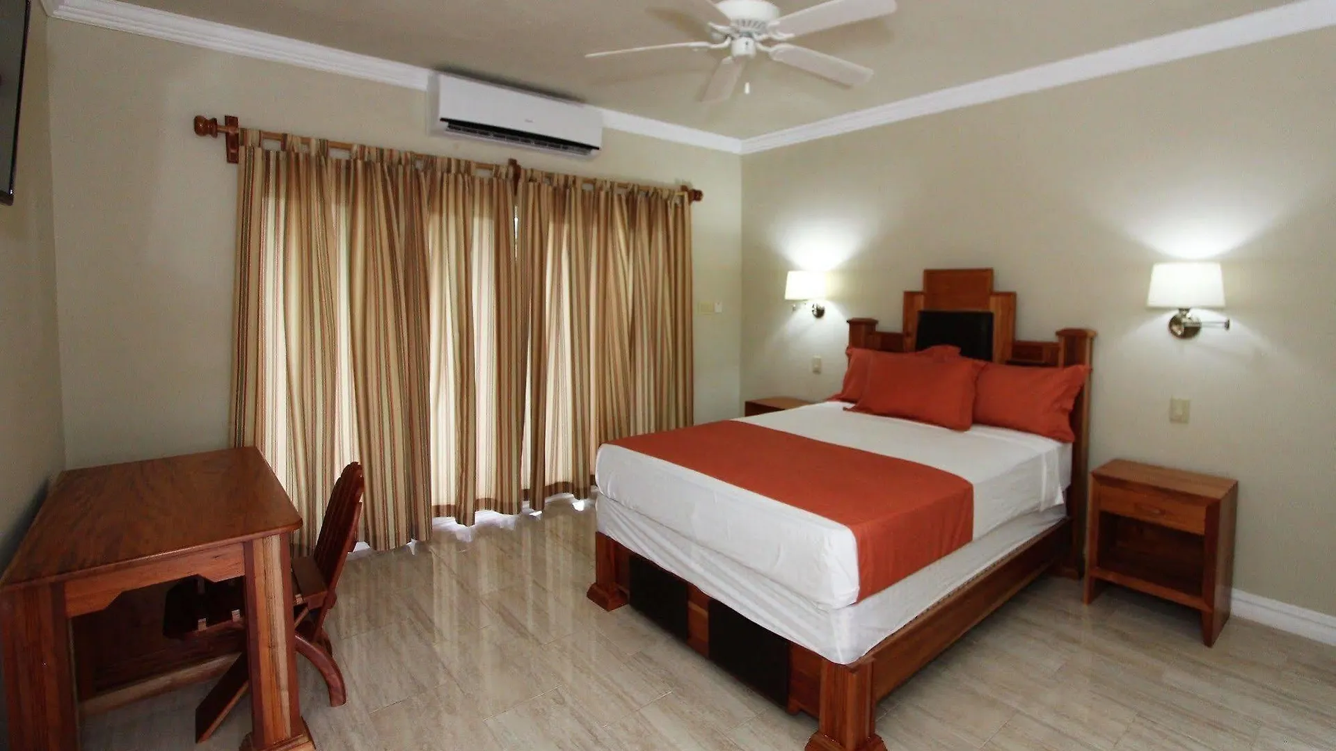 Oasis Resort Negril Hotel